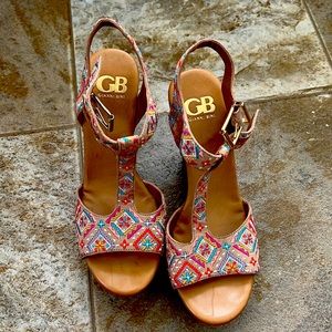 Gianni Bini Platform Sandals (7.5)